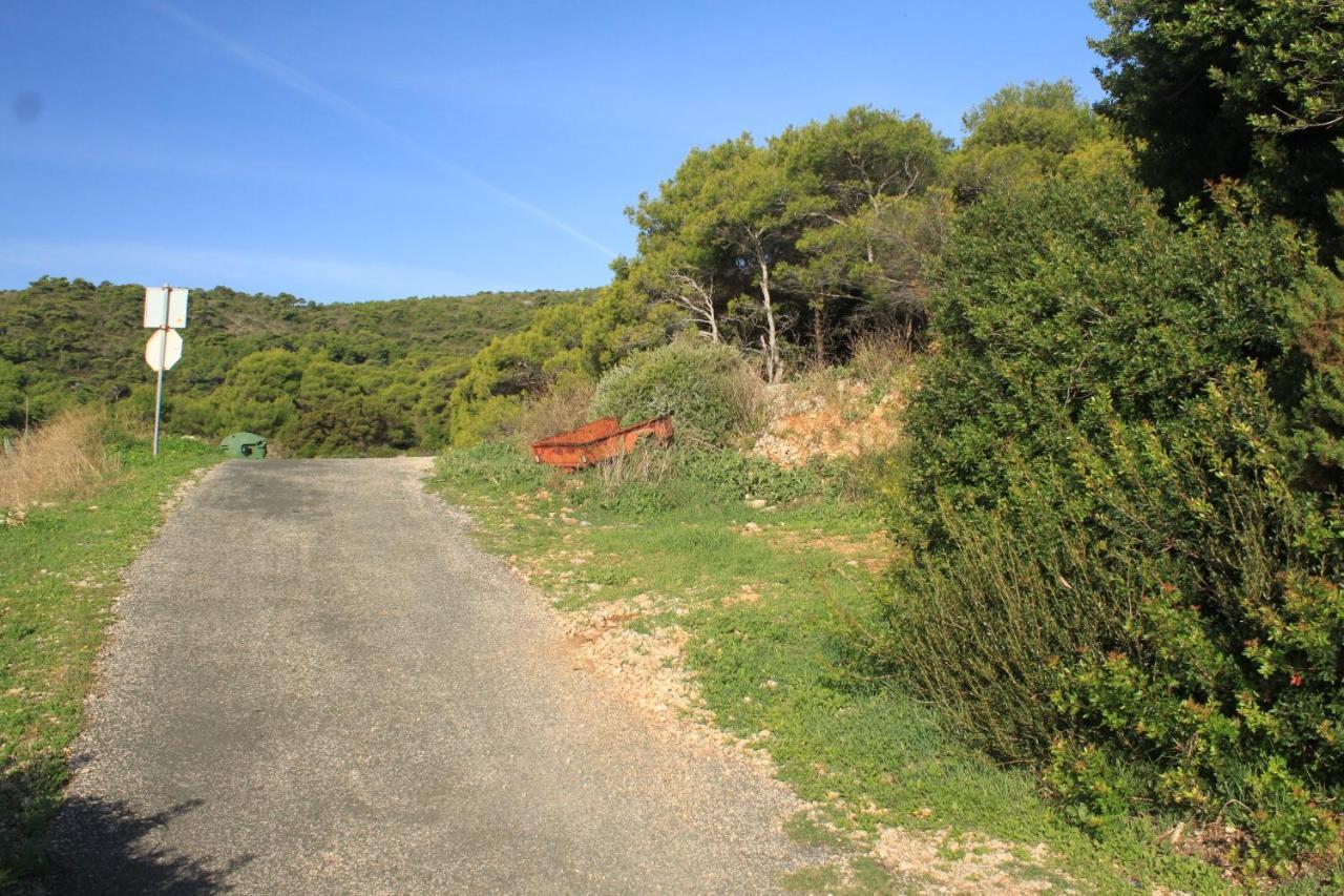 Apartments By The Sea Milna, Vis - 8913 Екстериор снимка