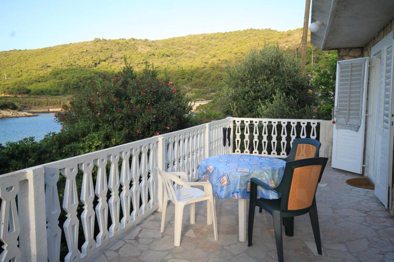 Apartments By The Sea Milna, Vis - 8913 Екстериор снимка